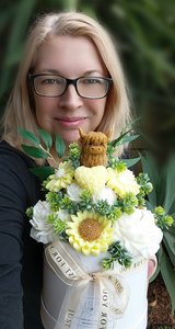 HIGHLAND COW SPRINGTIME BOUQUET