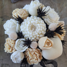 CREAM AND WHITE BOUQUET