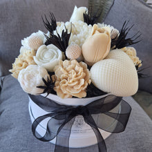 CREAM AND WHITE BOUQUET