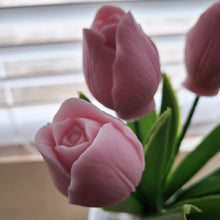 TULIP CANDLES IN VASE