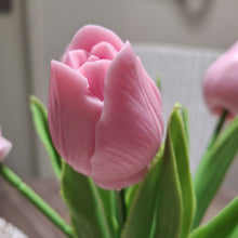 TULIP CANDLES IN VASE